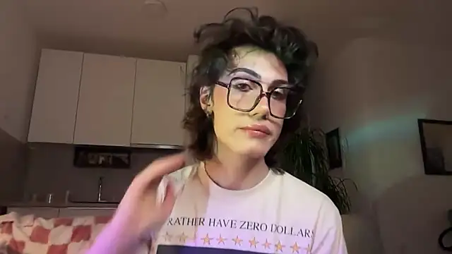 kira yoshika9e online show from March 31, 2026, 10:12 pm