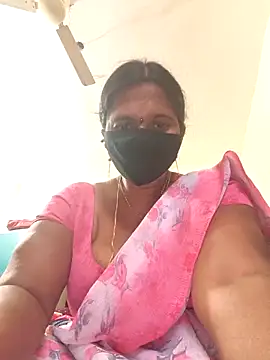 Snapshot of hot-telugu-queen chatting on February 6, 2026, 8:43 am hot-telugu-queen online show from February 6, 2026, 8:43 am