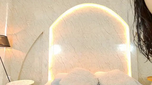 Antonella Russo1 online show from April 16, 2026, 1:56 pm