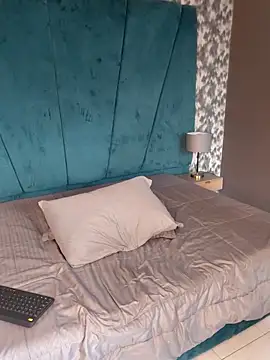 Aaron Eze online show from February 8, 2026, 9:45 pm