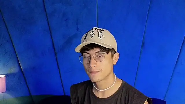 Aaron Eze online show from October 28, 2025, 9:25 pm