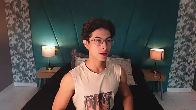 Aaron Eze online show from June 2, 2026, 2:06 pm
