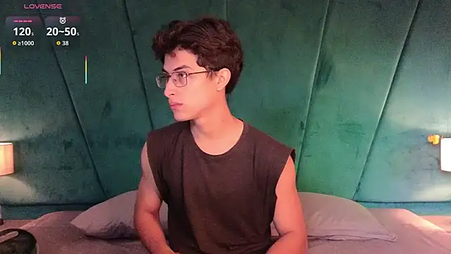 Aaron Eze online show from February 6, 2026, 8:38 pm