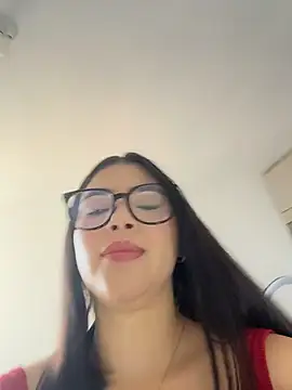 Julietalcl online show from July 21, 2026, 8:54 pm