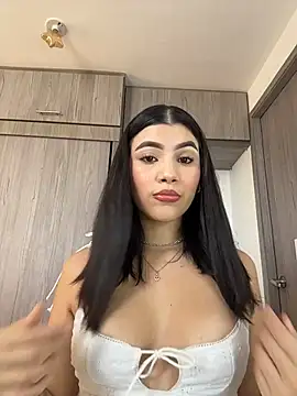 Julietalcl online show from July 30, 2026, 8:41 pm