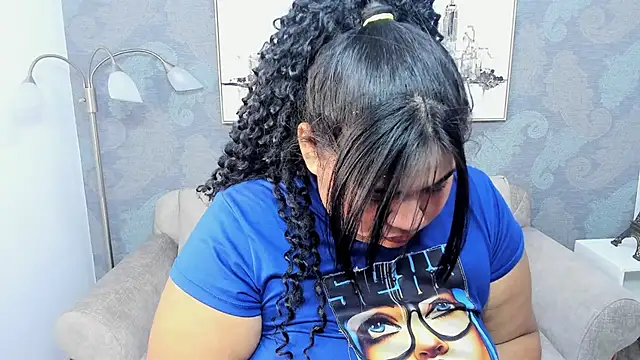 Sara clk online show from February 4, 2026, 8:37 pm