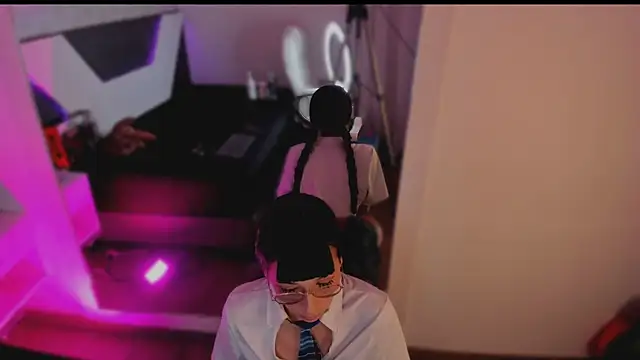 michelle cutee  online show from November 10, 2025, 8:25 pm