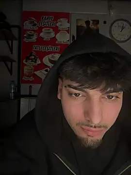 emir343475 online show from April 4, 2026, 10:05 pm