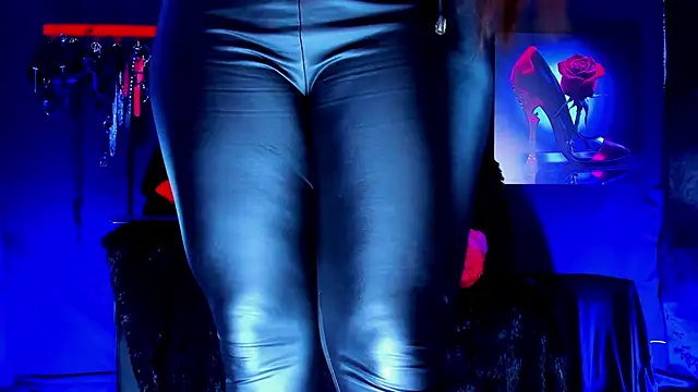 SharonnStones online show from March 4, 2026, 8:38 pm