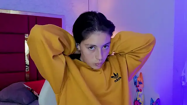 moon winy online show from April 3, 2026, 11:38 am