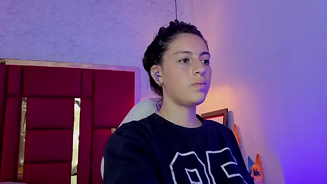 moon winy online show from March 13, 2026, 11:48 am