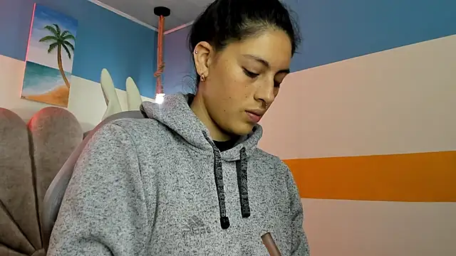 moon winy online show from October 23, 2025, 11:42 am