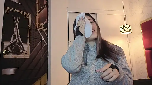 moon winy online show from November 24, 2025, 11:32 am