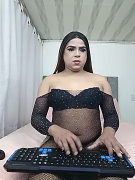 IvettePetit online show from May 21, 2026, 11:02 pm