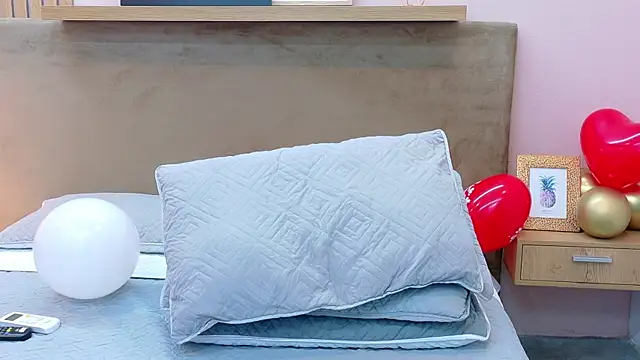 Tessa Stone online show from February 18, 2026, 4:10 am