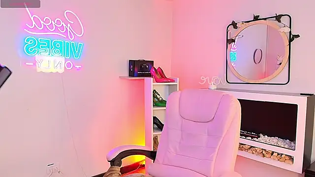 Miss koko  online show from November 19, 2025, 8:31 pm