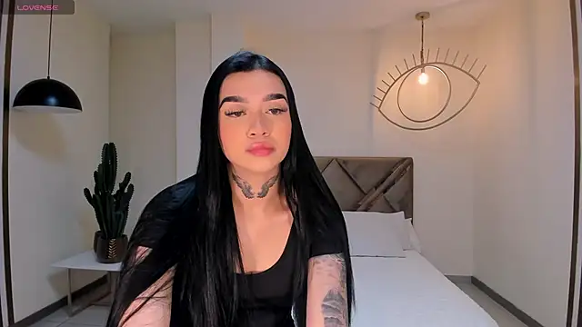 MeganCross1 online show from November 9, 2025, 11:31 pm