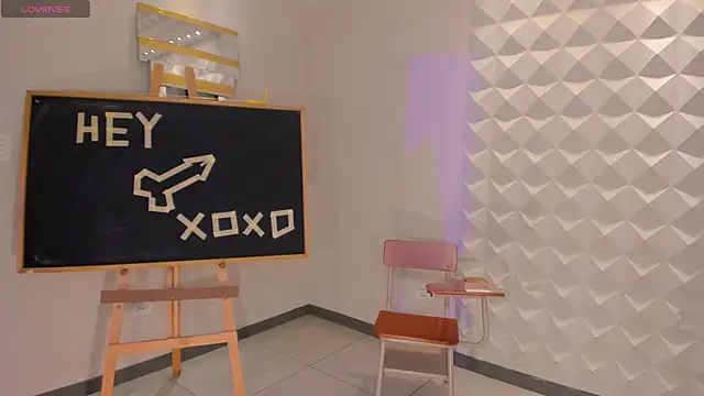 ScarlettBlaze  online show from October 31, 2025, 12:57 pm