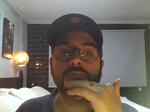 Snapshot of RickdeSP chatting on November 18, 2025, 6:11 pm RickdeSP online show from November 18, 2025, 6:11 pm