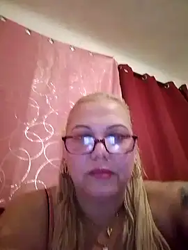 Lvna6969 online show from November 5, 2025, 10:35 pm