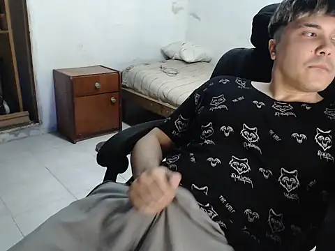 CuteAlexBoy online show from May 18, 2026, 1:17 am