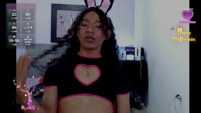 GabbyMendez21 online show from October 17, 2025, 9:16 pm