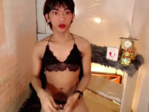 HaileyPresly online show from April 20, 2026, 7:04 pm