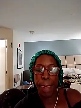 Snapshot of Mshard-61 chatting on December 17, 2025, 1:16 pm Mshard-61 online show from December 17, 2025, 1:16 pm