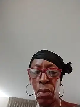 Snapshot of Mshard-61 chatting on December 15, 2025, 6:19 am Mshard-61 online show from December 15, 2025, 6:19 am