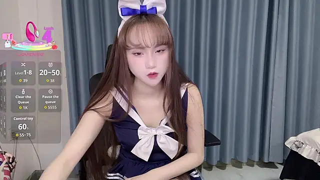 Momo-999 online show from November 17, 2025, 4:11 pm