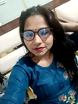 Vanshika1432 online show from October 24, 2025, 4:55 am