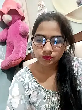 Vanshika1432 online show from November 7, 2025, 6:07 am