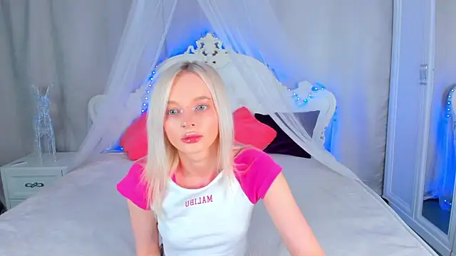 AlessaKiss online show from June 22, 2026, 2:17 am