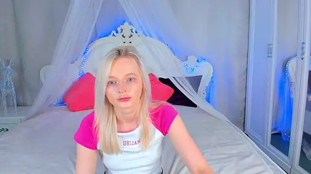 AlessaKiss online show from June 22, 2026, 3:25 am
