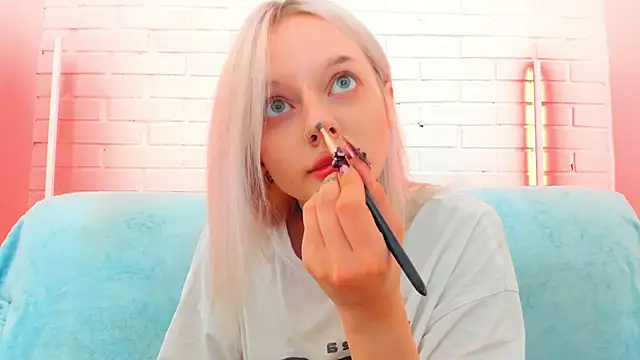AlessaKiss online show from June 26, 2026, 1:33 am