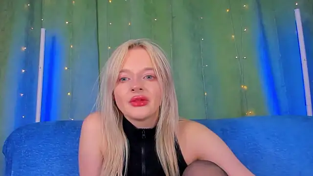 AlessaKiss online show from June 3, 2026, 2:33 pm