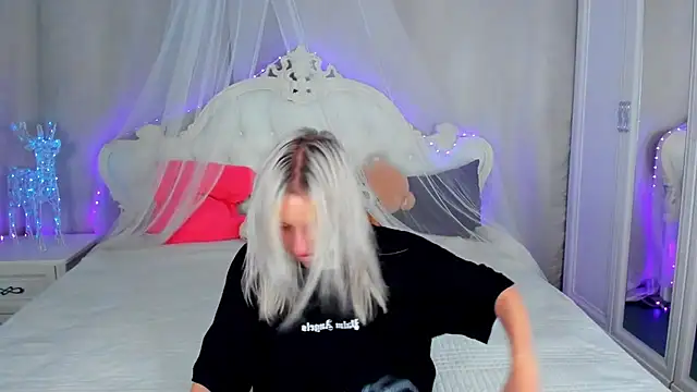 AlessaKiss online show from July 14, 2026, 2:00 am
