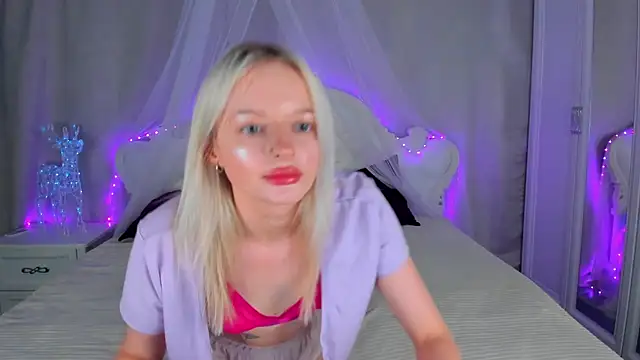 AlessaKiss online show from July 19, 2026, 9:06 am