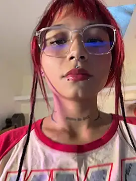 Snapshot of Emma_duff chatting on July 23, 2026, 7:43 pm Emma duff online show from July 23, 2026, 7:43 pm