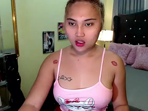 Sammyloove online show from May 15, 2026, 10:02 am
