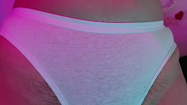 petite coral online show from May 29, 2026, 2:50 am