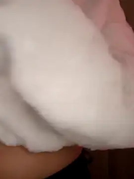 Snapshot of petite_coral chatting on February 8, 2026, 5:16 am petite coral online show from February 8, 2026, 5:16 am