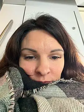 kinkysarahx online show from February 7, 2026, 11:29 am