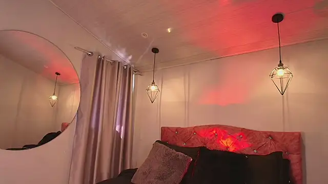 ivy bonnie online show from December 16, 2025, 1:59 pm