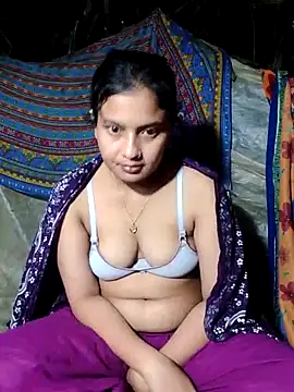 sexylive1100 online show from November 12, 2025, 4:33 pm