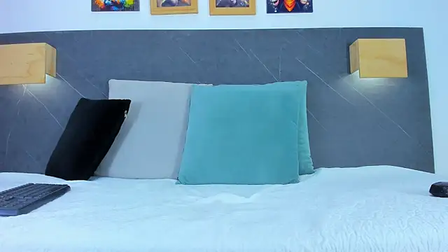 iamdoll online show from February 26, 2026, 7:58 pm