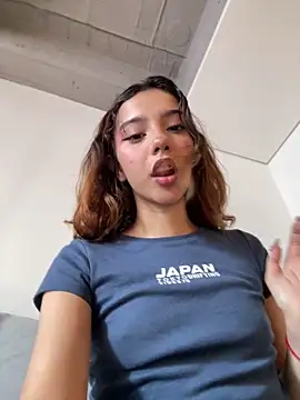 Snapshot of MiaaCute- chatting on May 20, 2026, 9:23 pm MiaaCute- online show from May 20, 2026, 9:23 pm