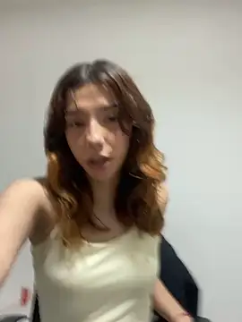 Snapshot of MiaaCute- chatting on May 13, 2026, 8:38 pm MiaaCute- online show from May 13, 2026, 8:38 pm