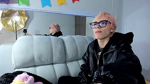 Strawberry Kitty  online show from October 28, 2025, 2:05 pm