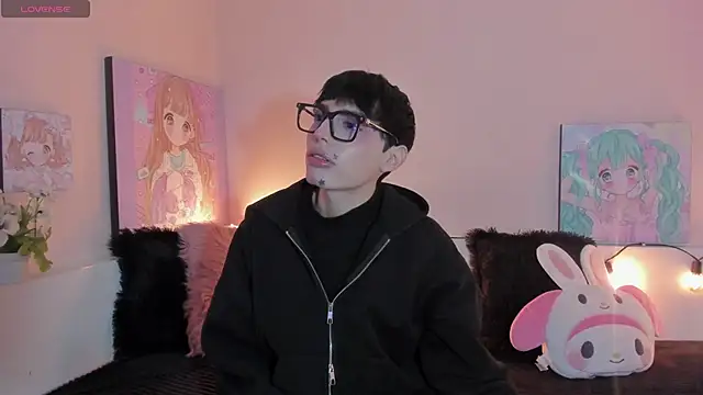 Strawberry Kitty  online show from February 6, 2026, 3:46 am